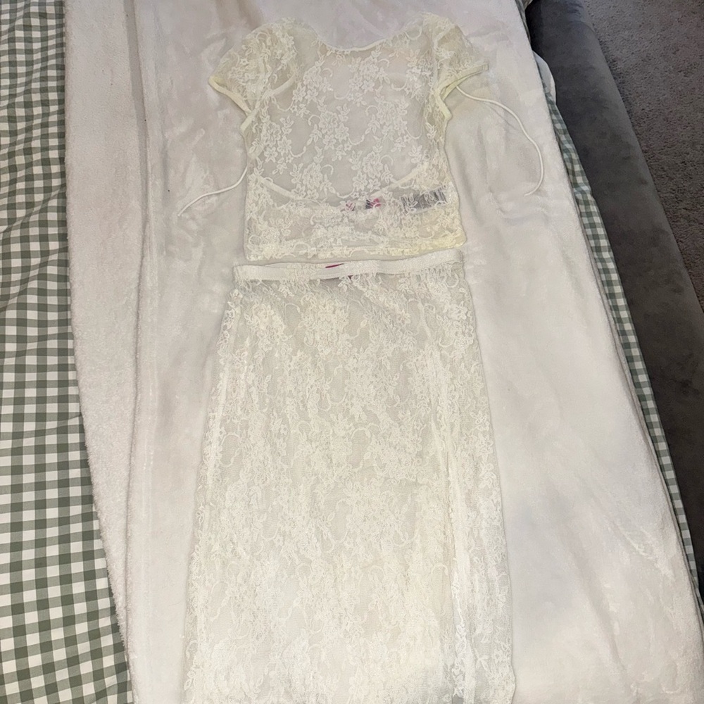 Edikted Lace Set in Cream